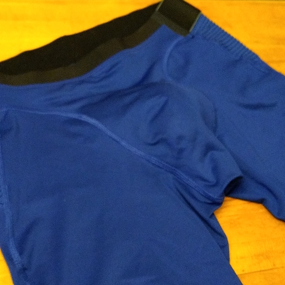 NIKE TIGHT FIT SHORTS - Picture 3 of 11
